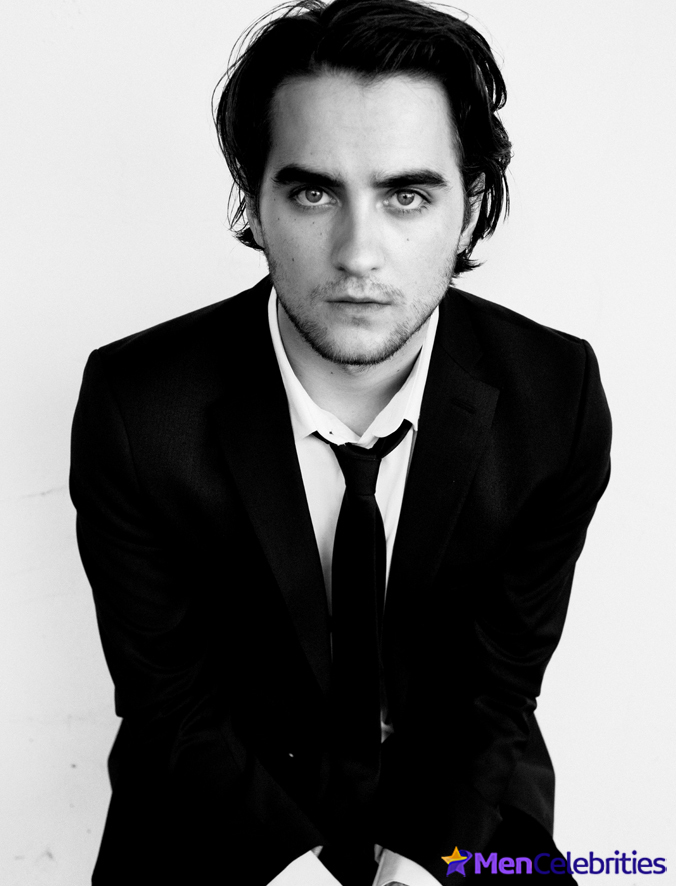 Landon Liboiron sexy photos