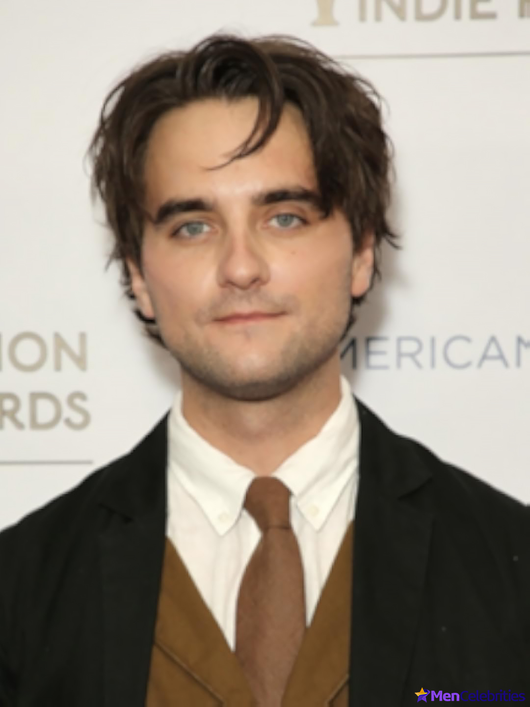 Landon Liboiron sexy photos