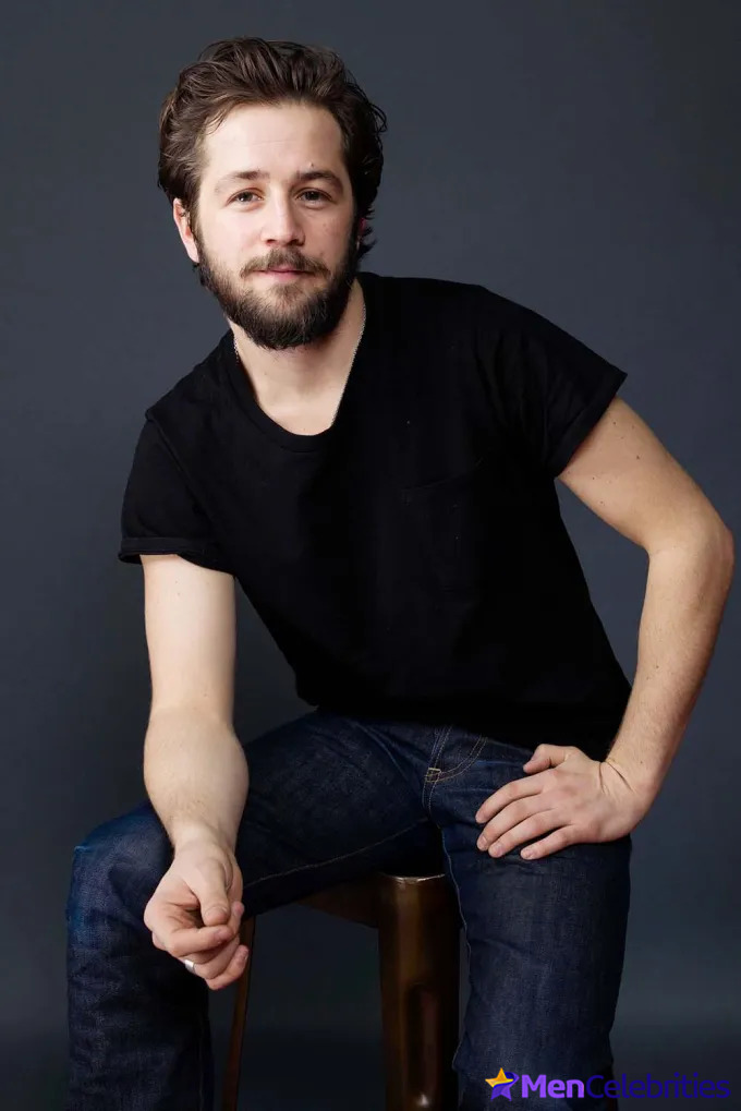 Michael Angarano naked and sexy photos