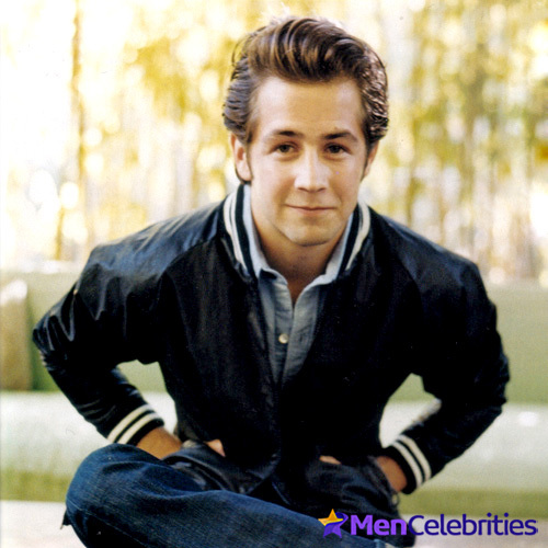 Michael Angarano naked and sexy photos