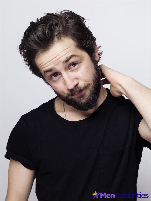 Michael Angarano naked and sexy photos