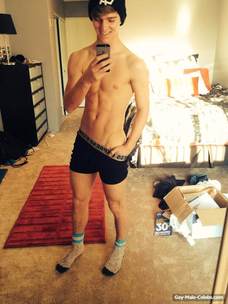 Nico Greetham nude selfie