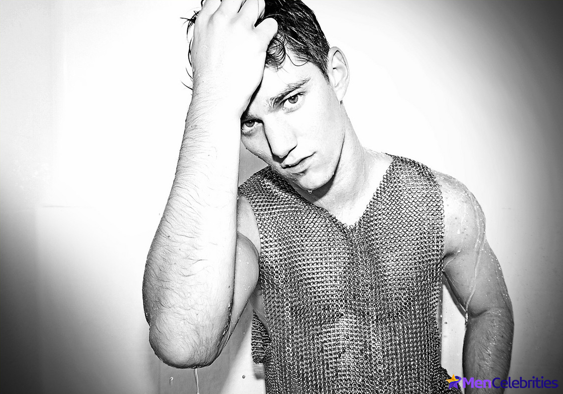 Nico Greetham shirtless and bulge pics