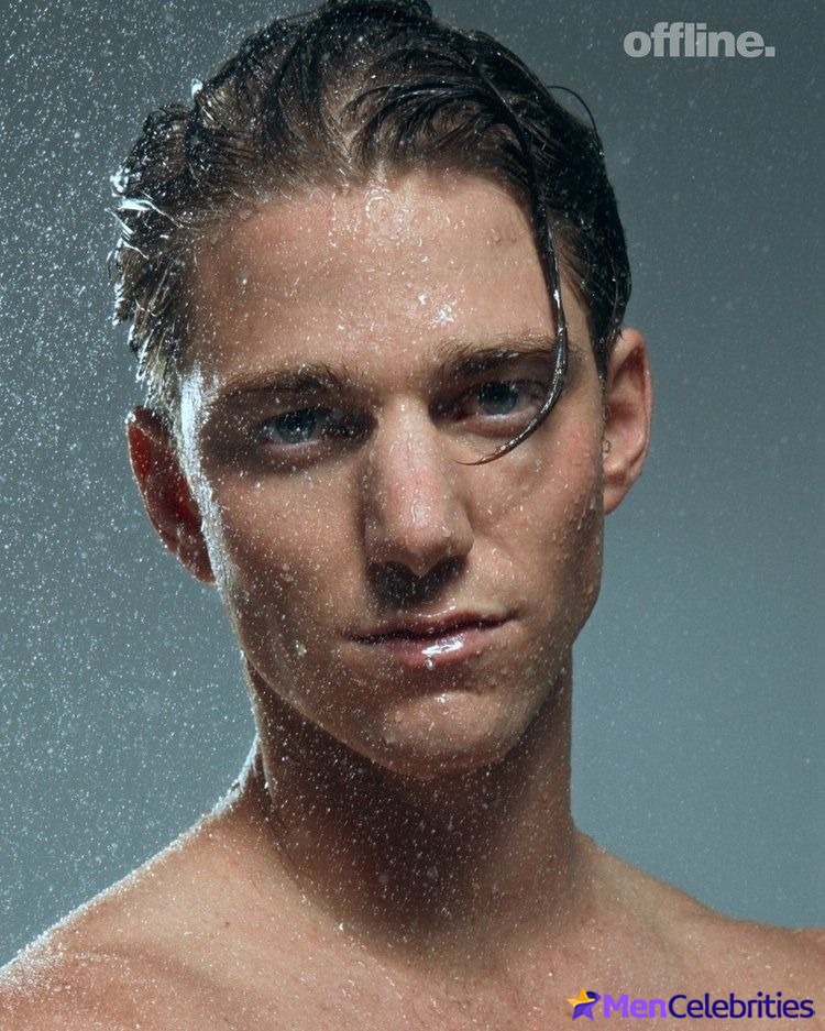 Nico Greetham shirtless and bulge pics