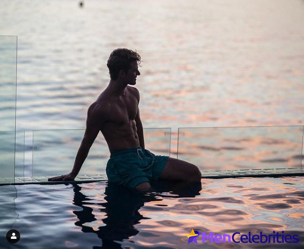 Nico Greetham shirtless and bulge pics