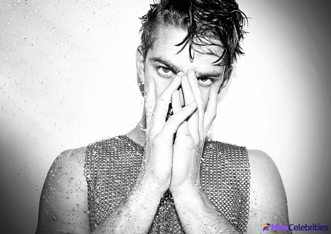 Nico Greetham shirtless and bulge pics