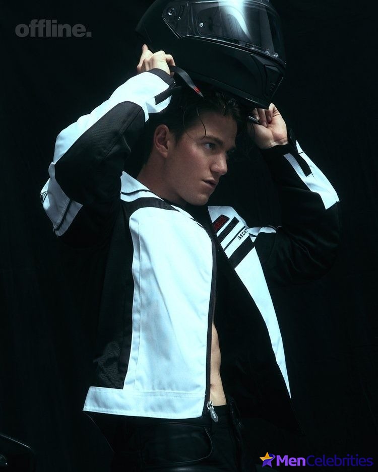 Nico Greetham shirtless and bulge pics