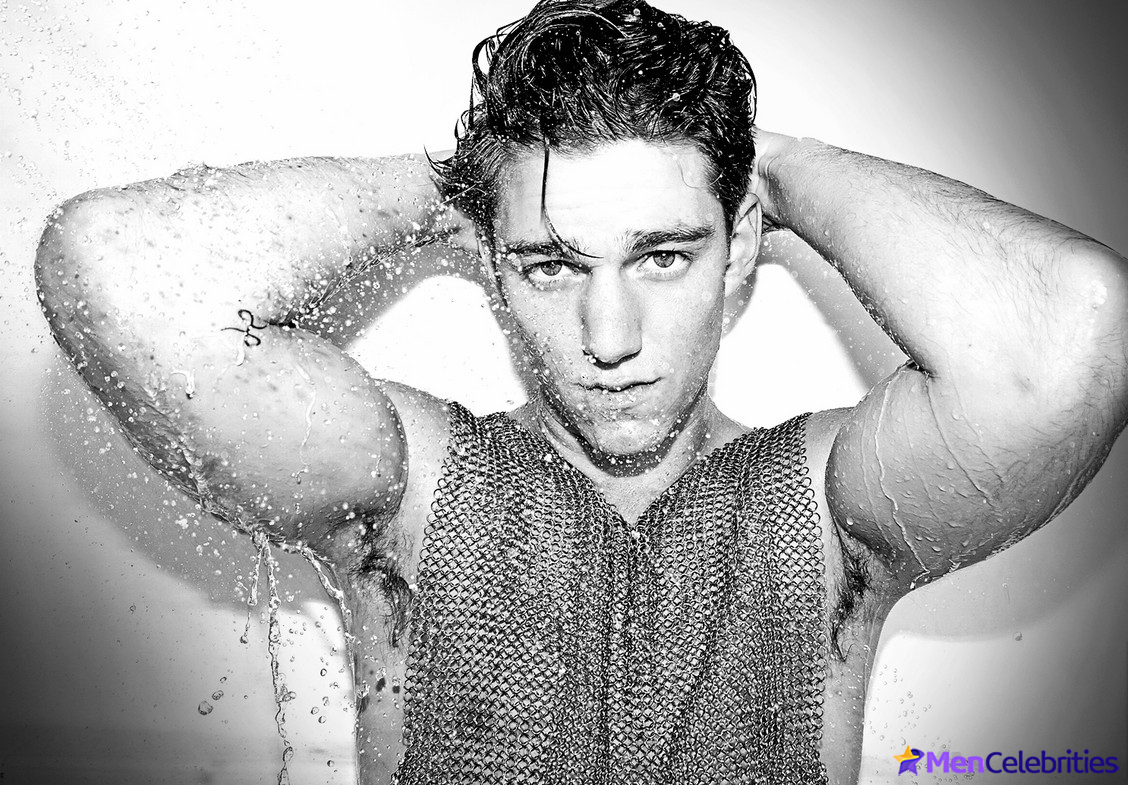 Nico Greetham shirtless and bulge pics