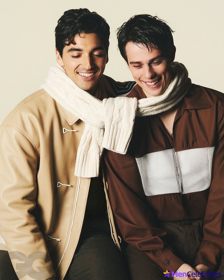 Red, White  Royal Wedding Promises More Heat Between Prince Henry and Alex