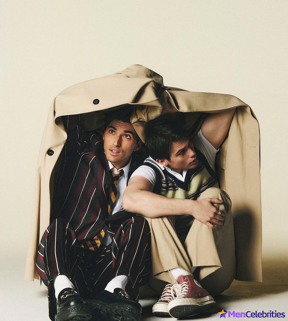 Red, White  Royal Wedding Promises More Heat Between Prince Henry and Alex