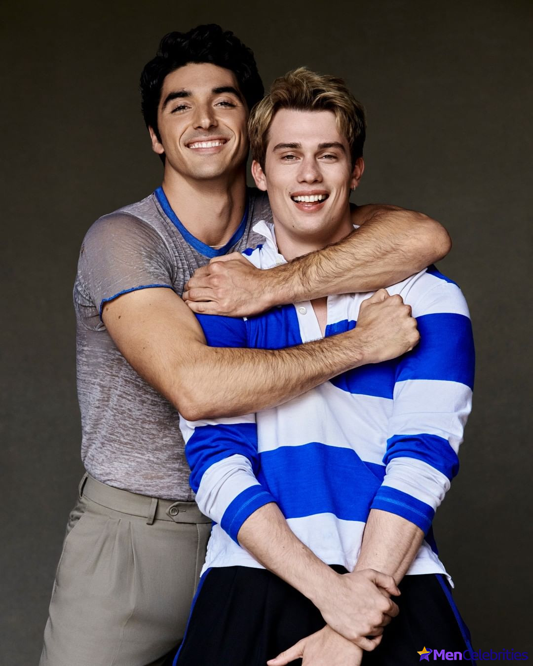 Red, White  Royal Wedding Promises More Heat Between Prince Henry and Alex