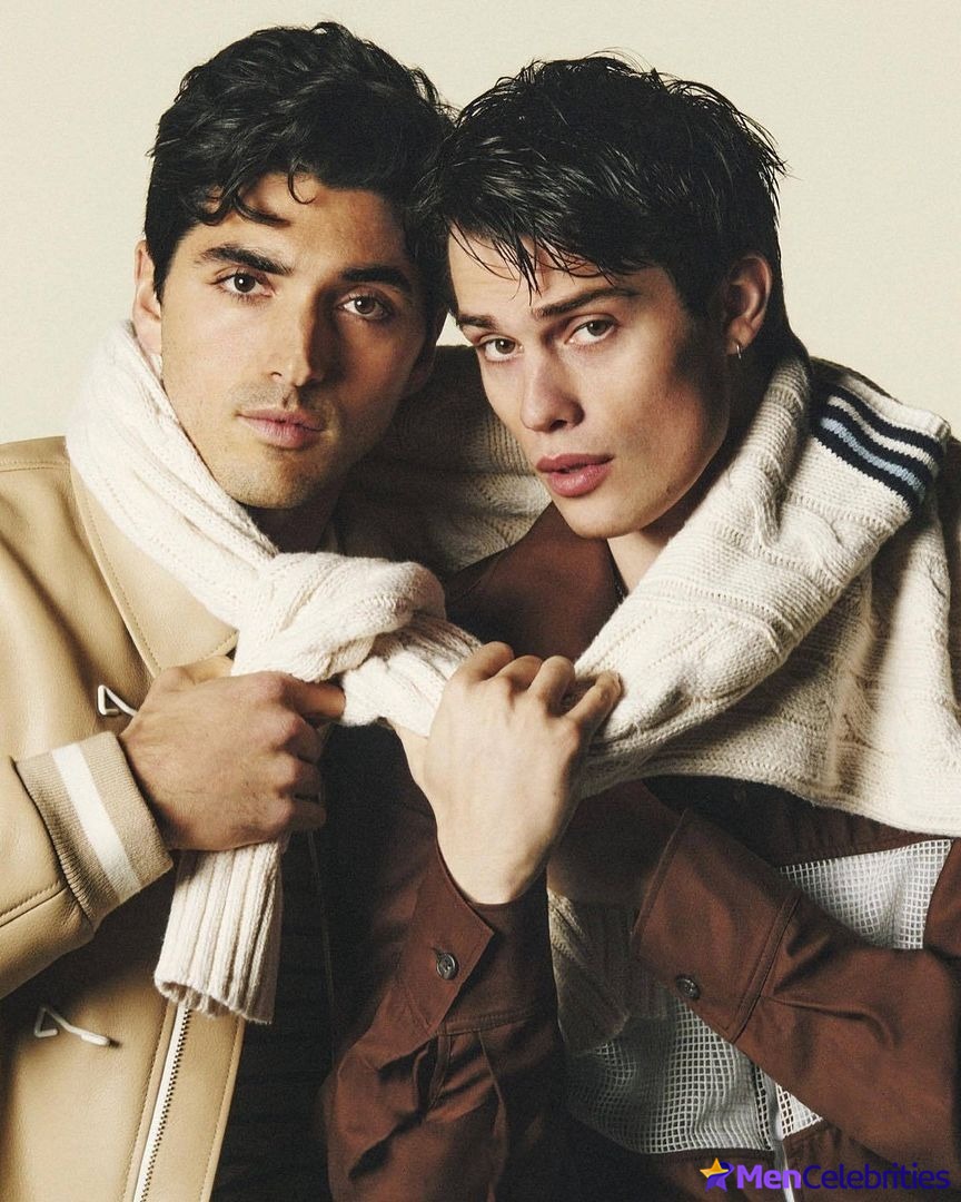 Red, White  Royal Wedding Promises More Heat Between Prince Henry and Alex