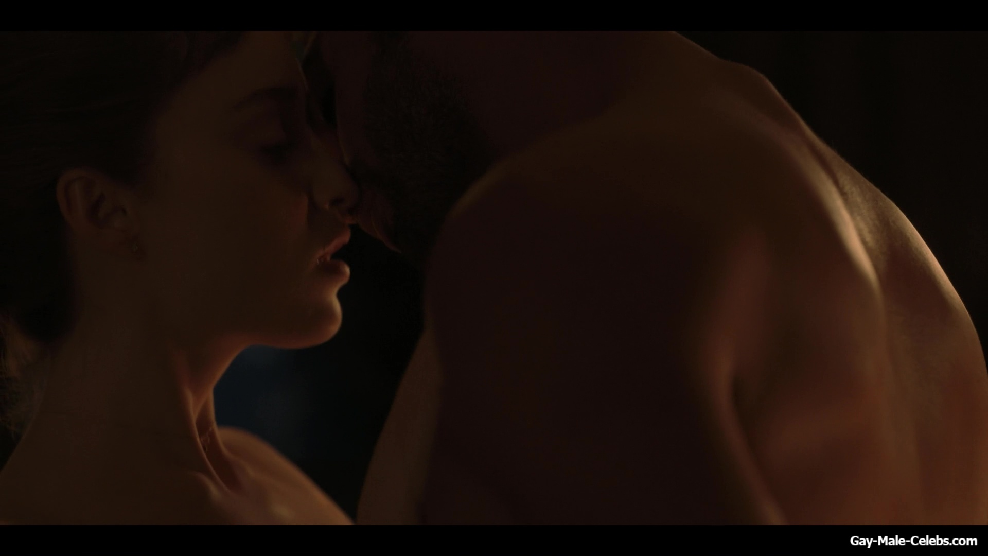 Rege-Jean Page Nude Sex Scenes in Bridgerton