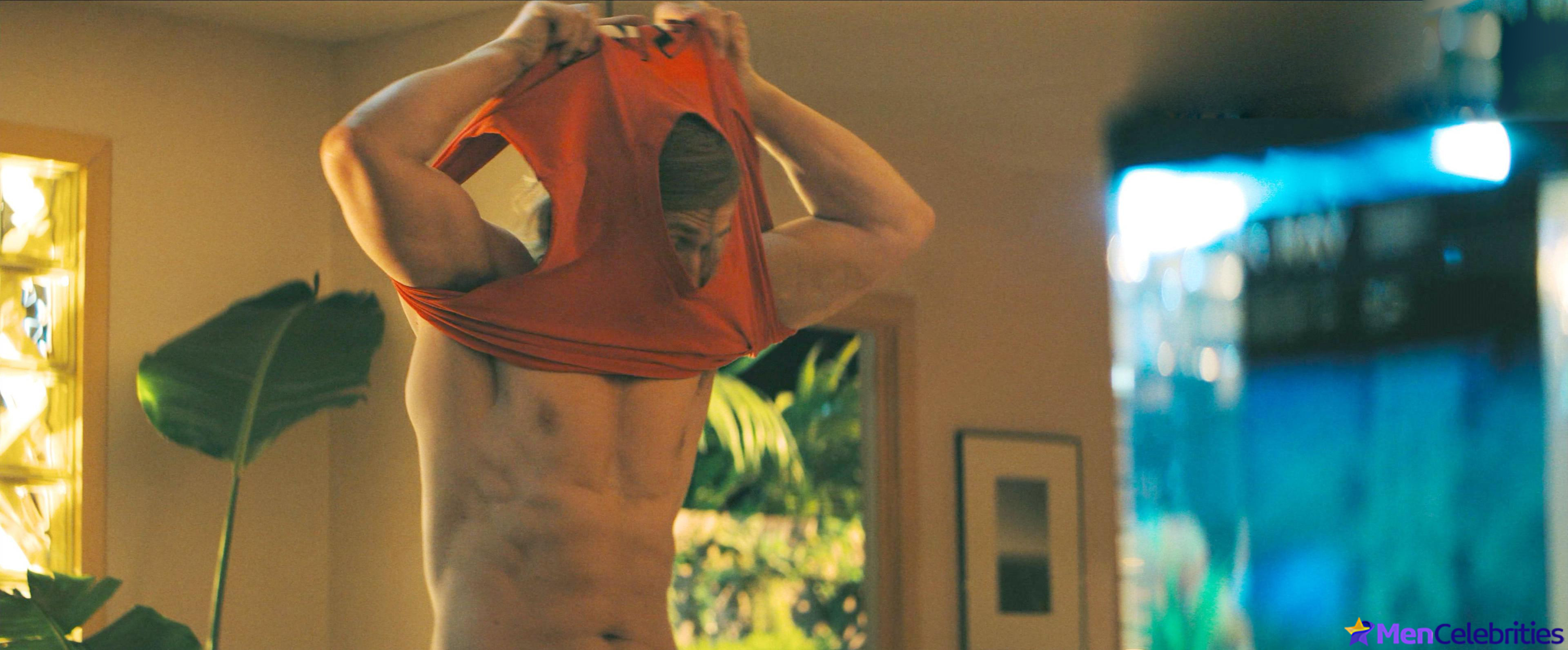 Ryan Gosling nude and sexy scenes