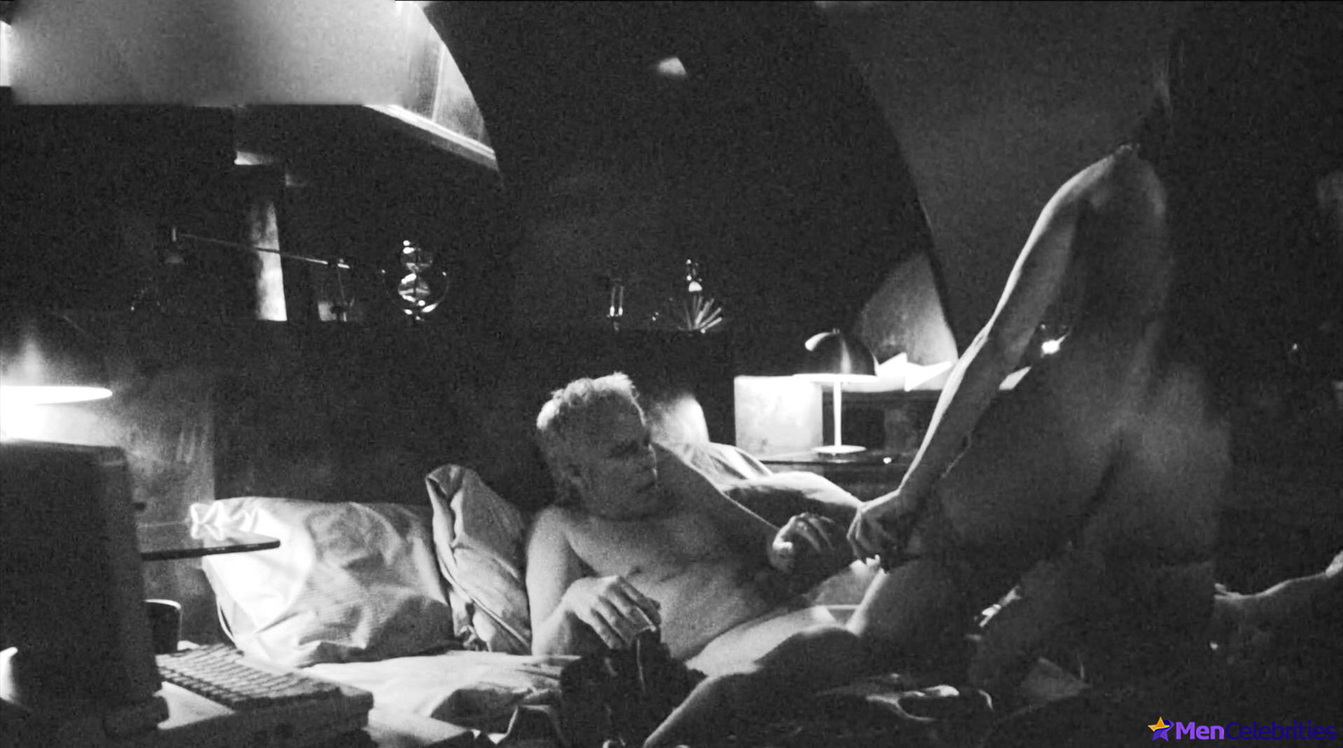 Stephen Dorff frontal nude and sex scenes