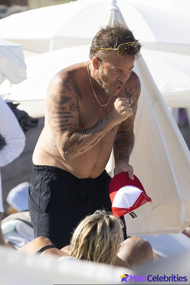 Stephen Dorff nude cock and bulge pics