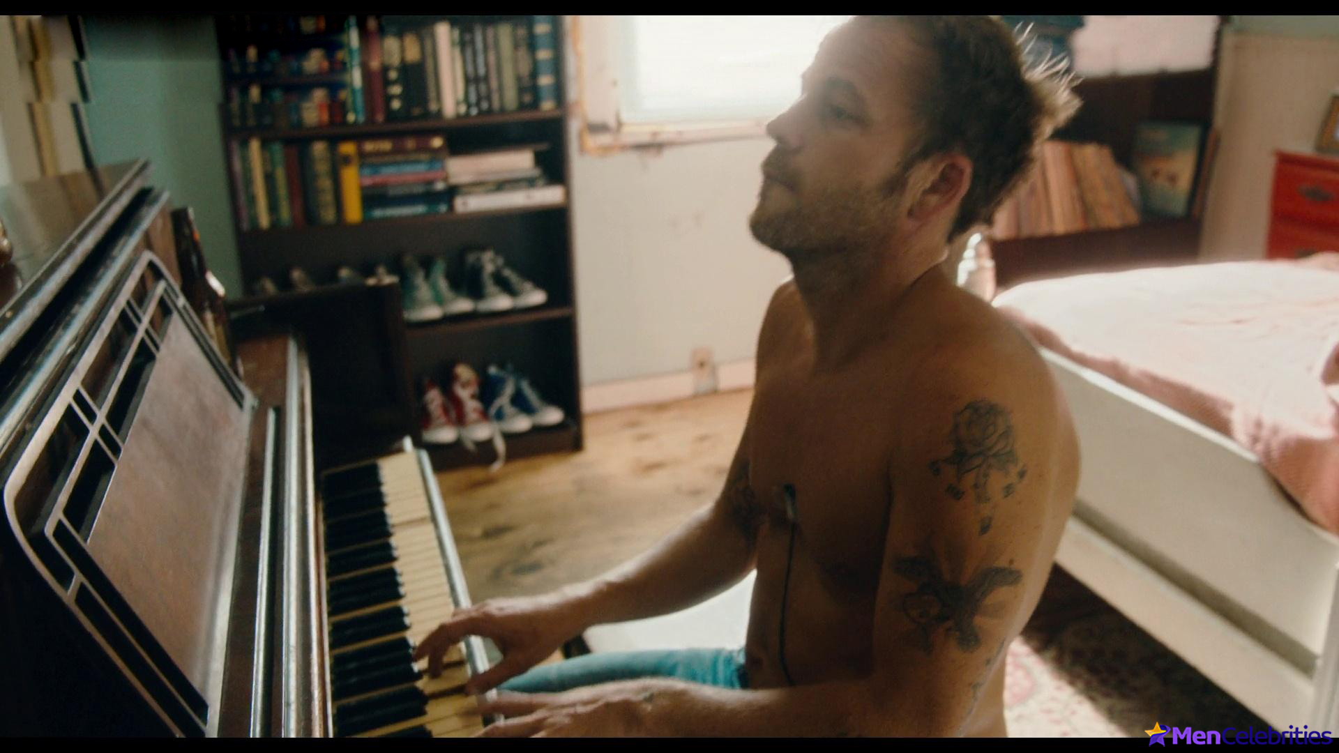 Stephen Dorff frontal nude and sex scenes