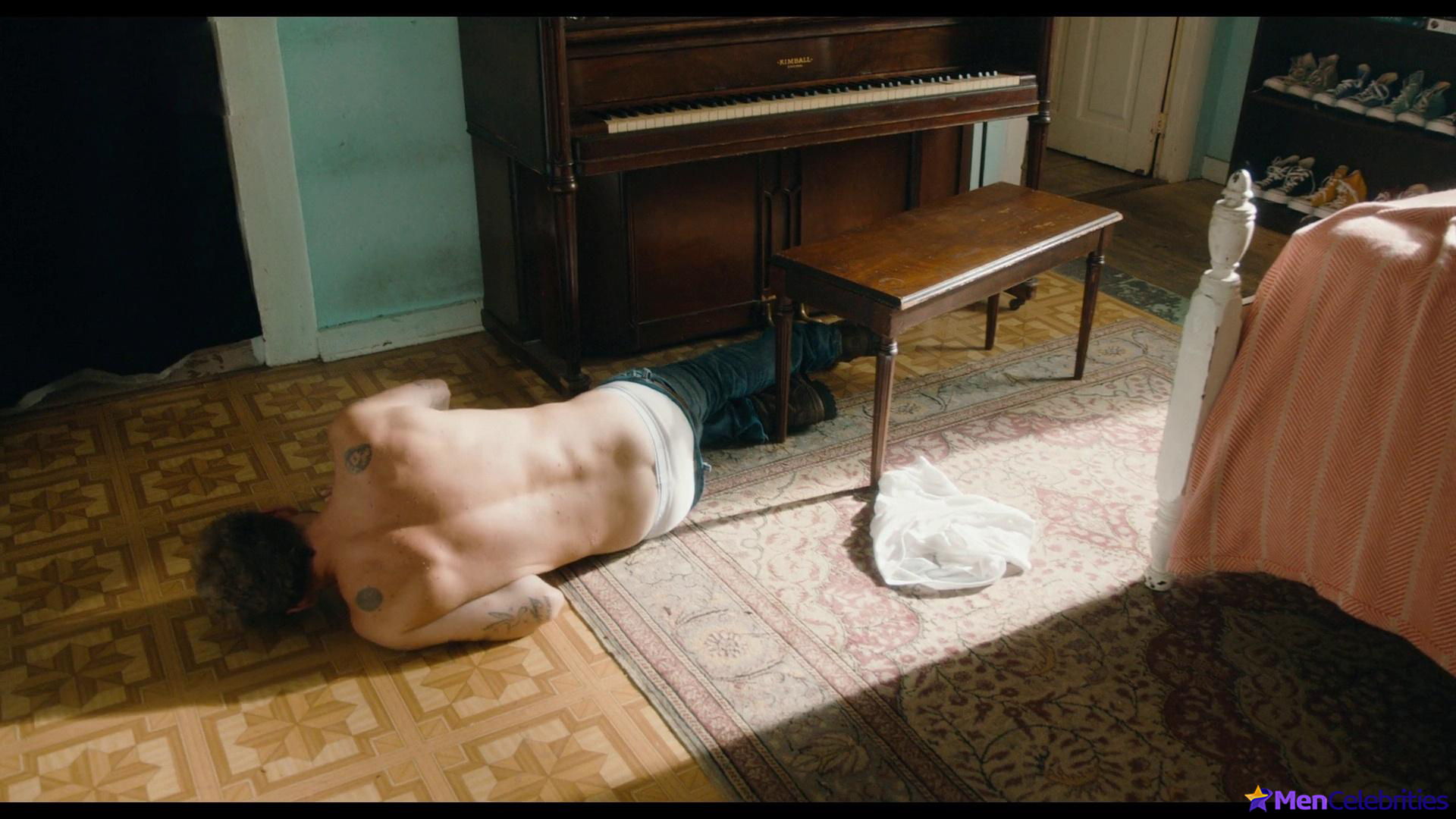 Stephen Dorff frontal nude and sex scenes