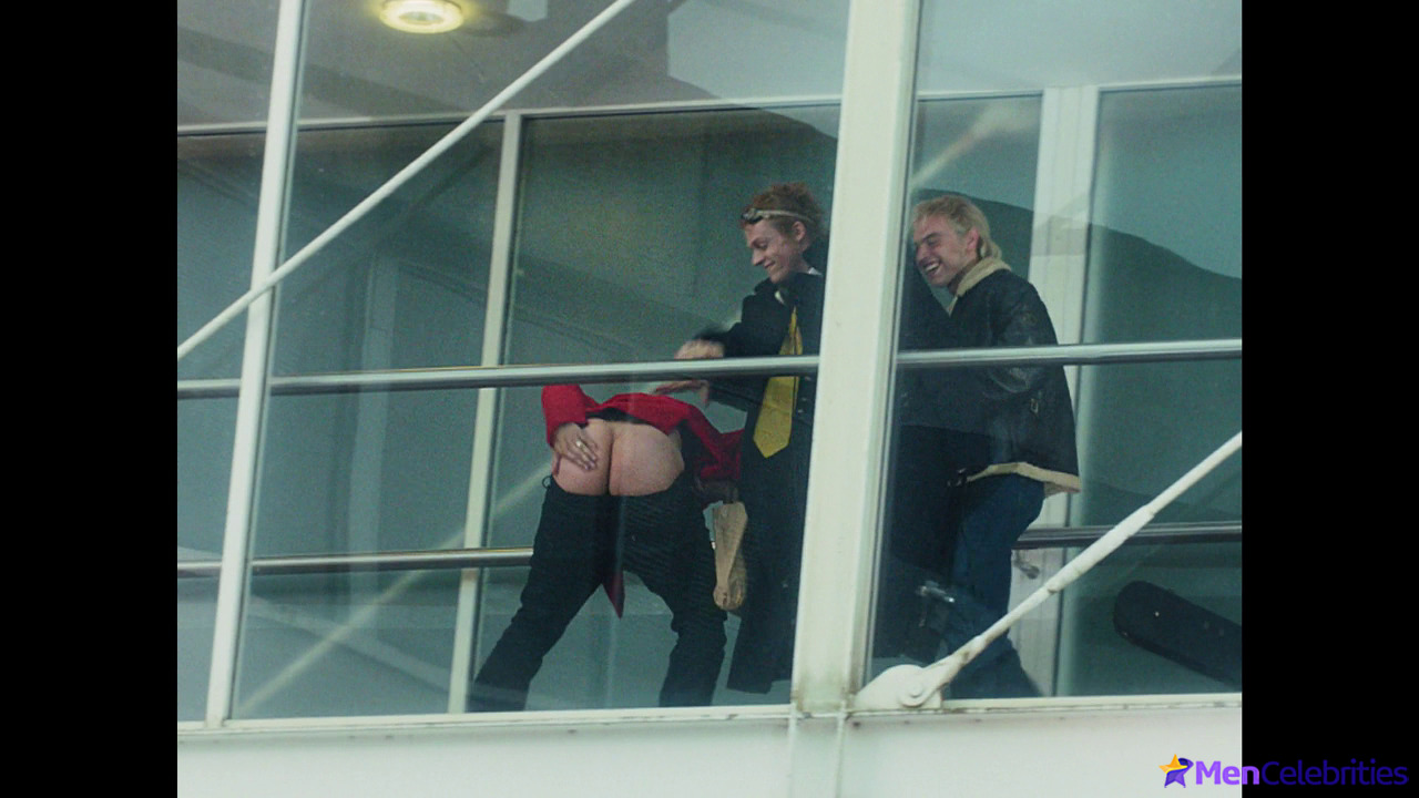 Toby Wallace nude and sex scenes