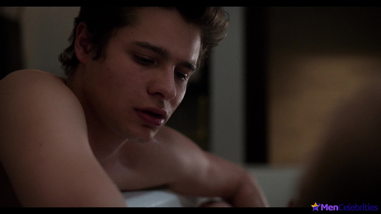 Toby Wallace nude and sex scenes