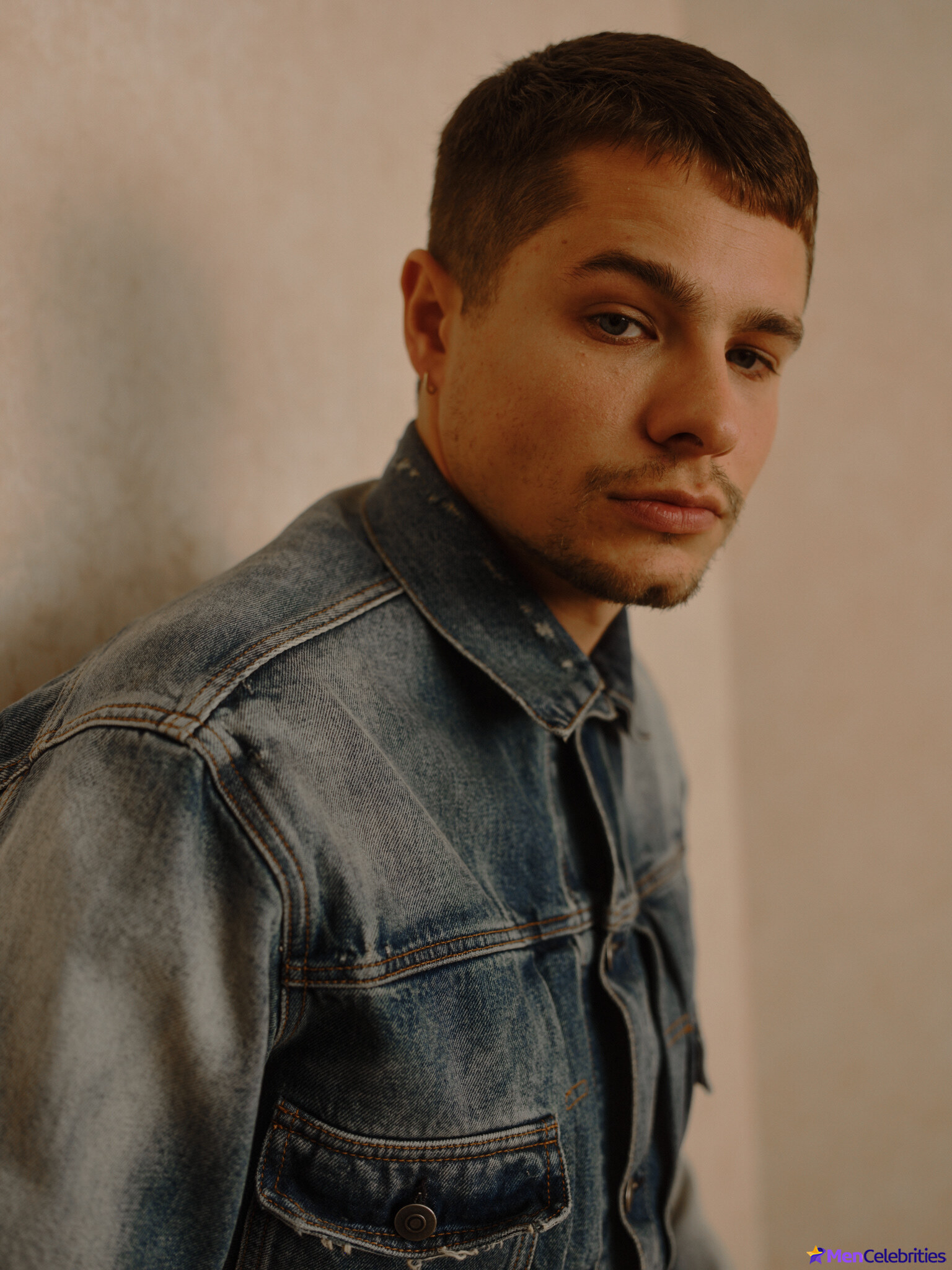 Toby Wallace shirtless and sexy pics