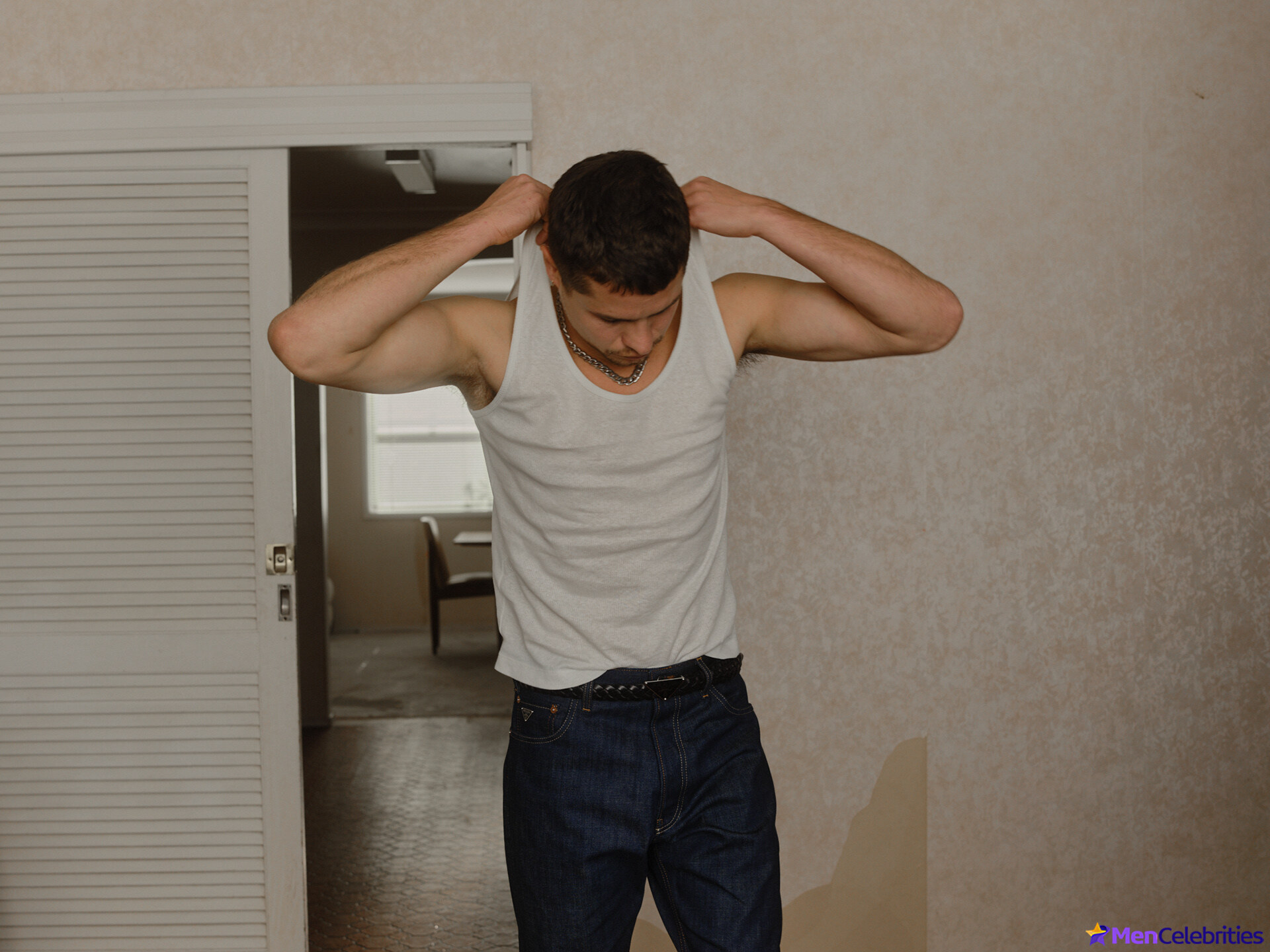 Toby Wallace shirtless and sexy pics