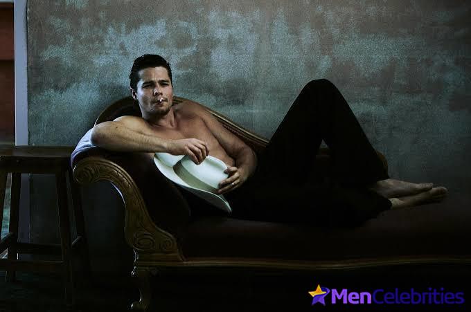 Toby Wallace shirtless and sexy pics