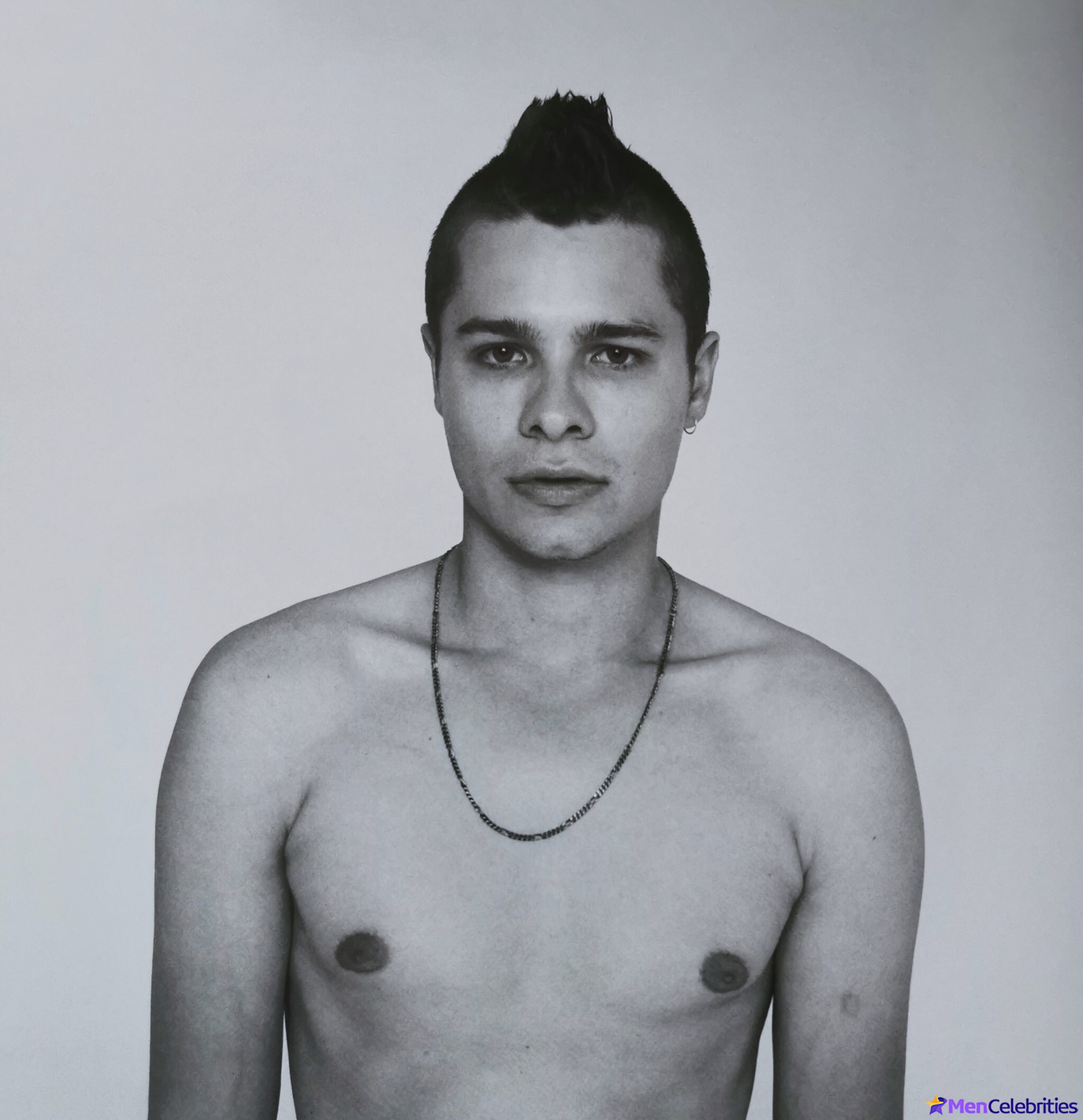 Toby Wallace shirtless and sexy pics