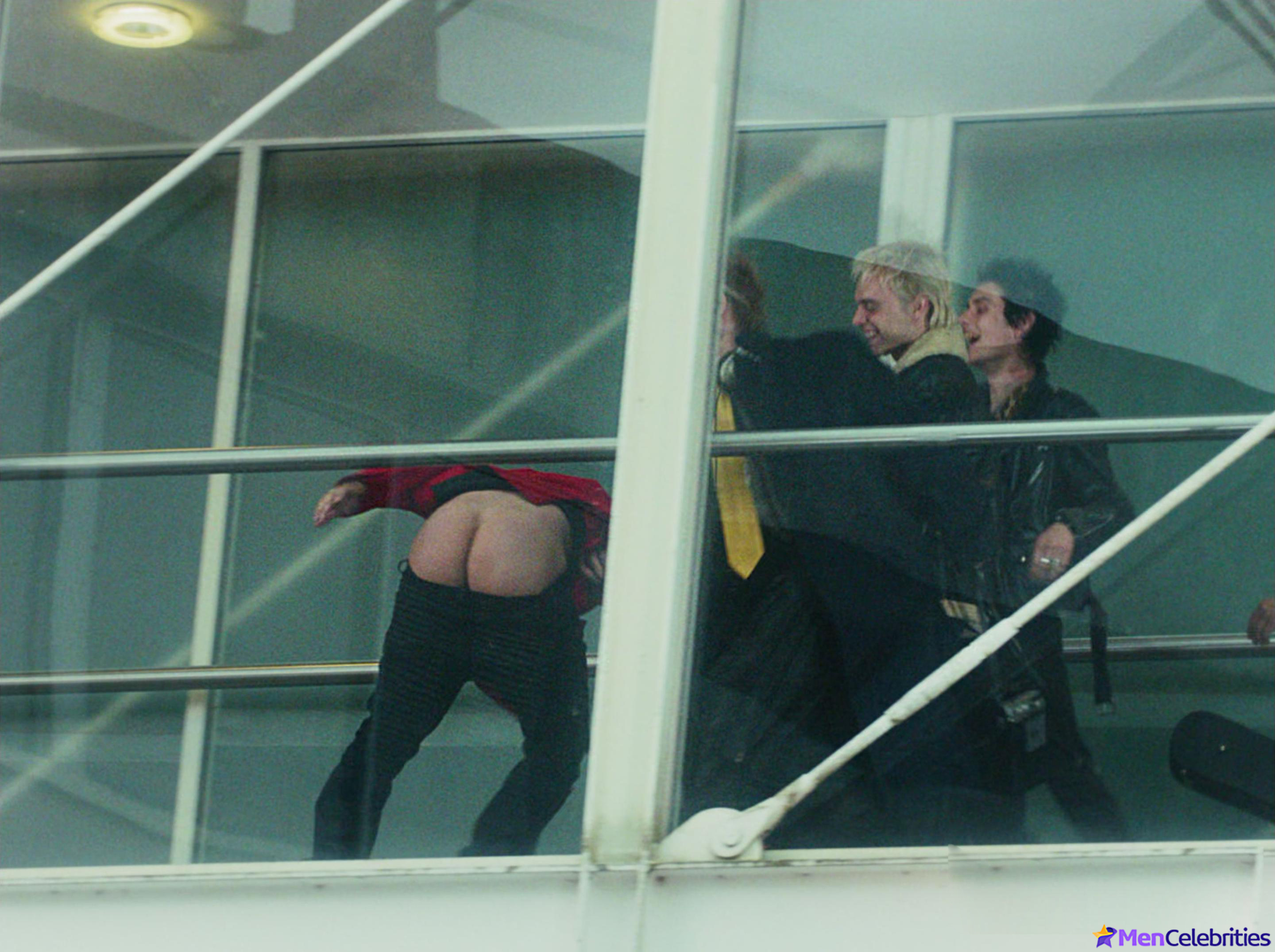 Toby Wallace nude and sex scenes