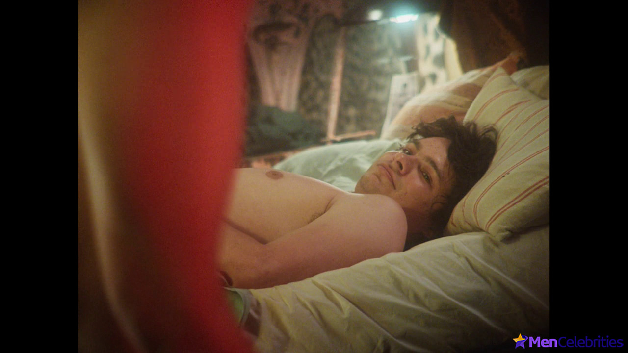 Toby Wallace nude and sex scenes