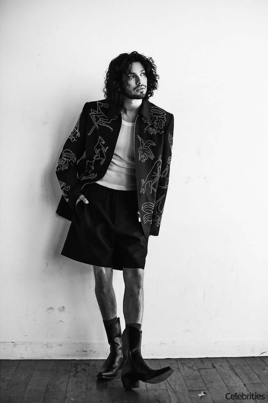 Xolo Mariduena cock bulge and shirtless pics