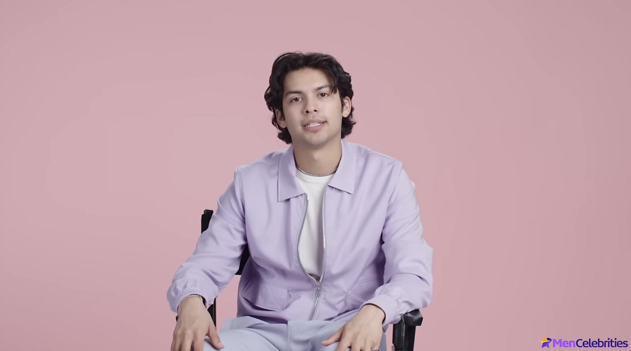 Xolo Mariduena cock bulge and shirtless pics