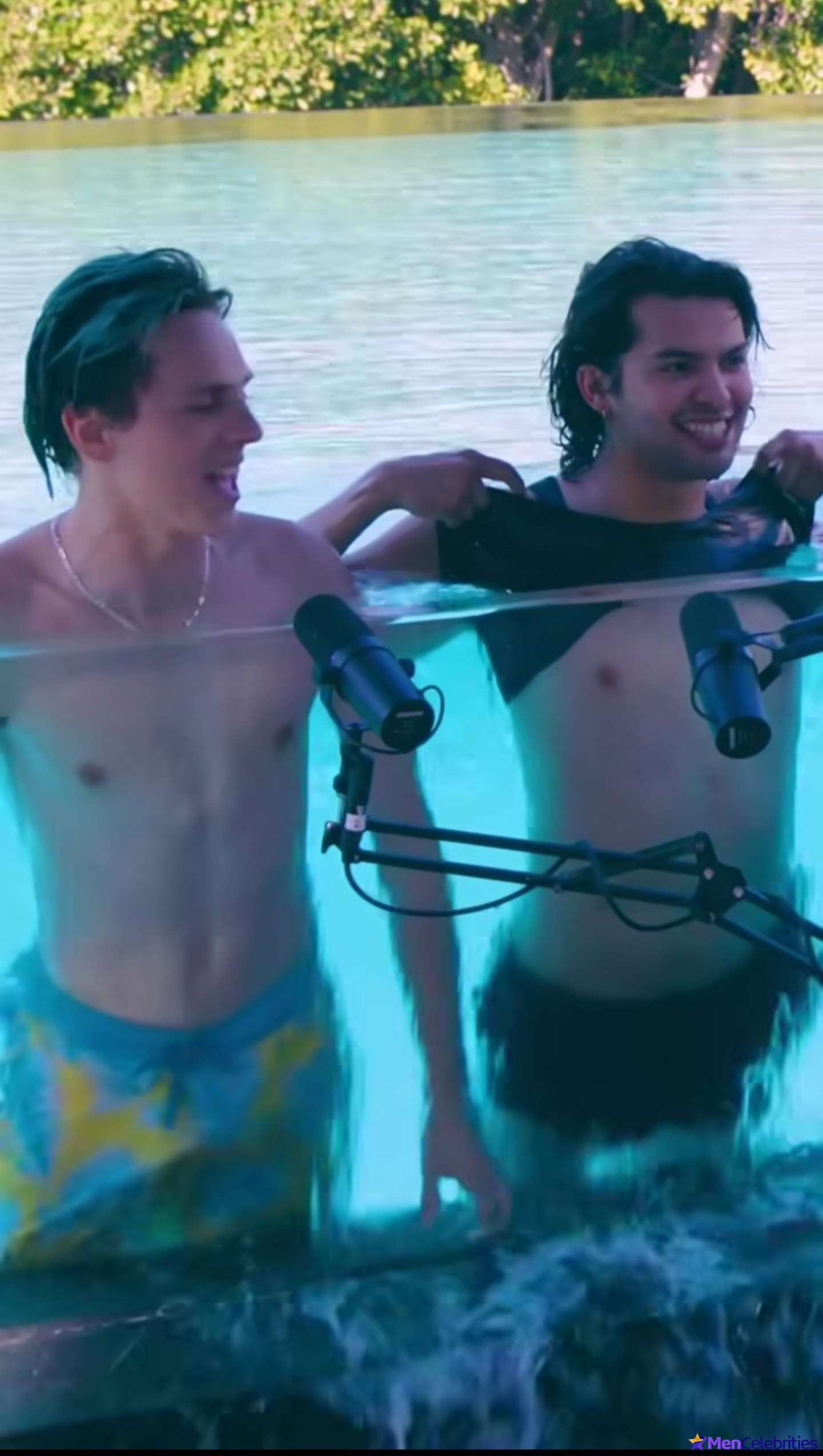 Xolo Mariduena cock bulge and shirtless pics