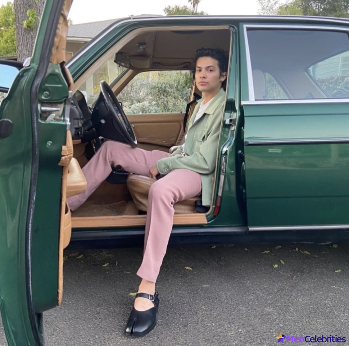 Xolo Mariduena cock bulge and shirtless pics