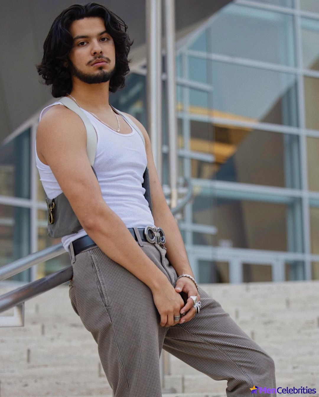 Xolo Mariduena cock bulge and shirtless pics