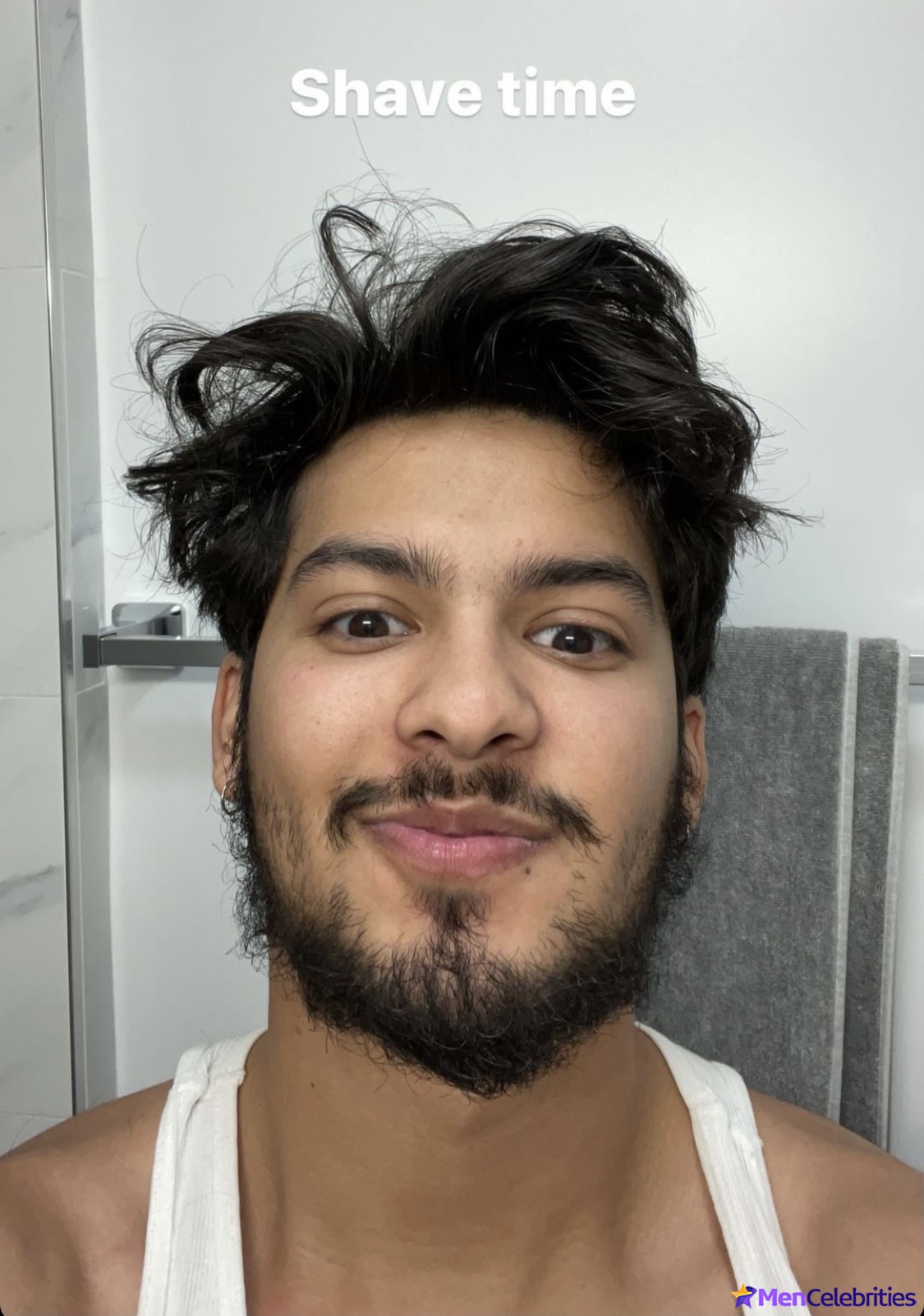 Xolo Mariduena cock bulge and shirtless pics