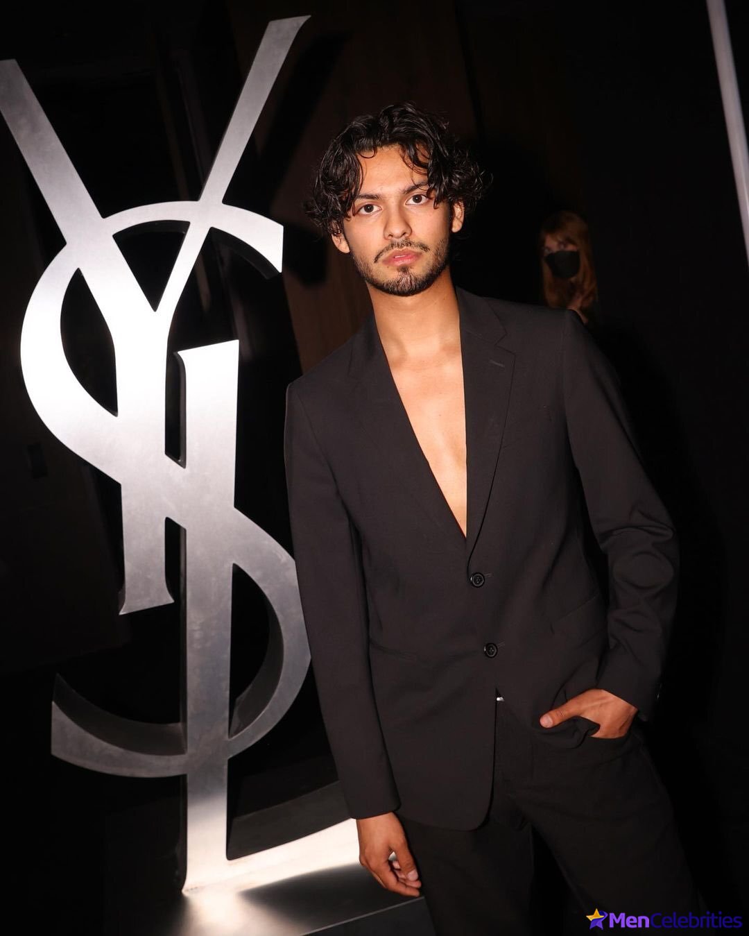 Xolo Mariduena cock bulge and shirtless pics