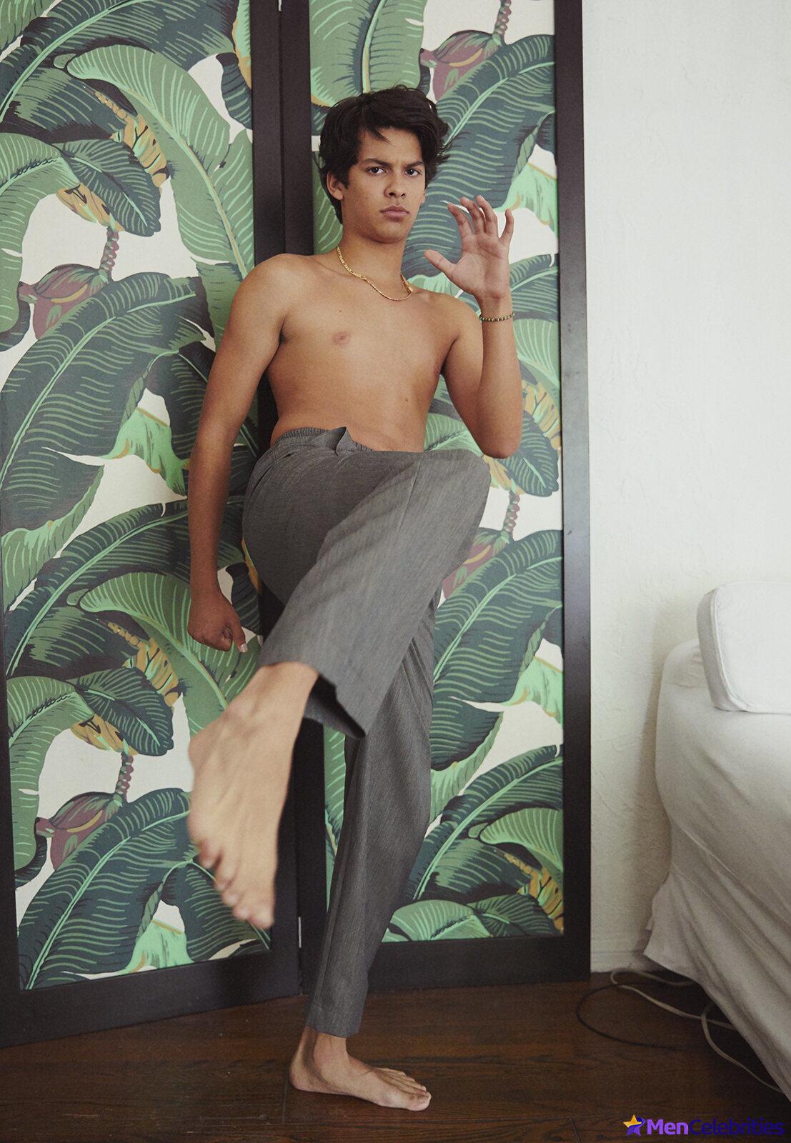 Xolo Mariduena cock bulge and shirtless pics