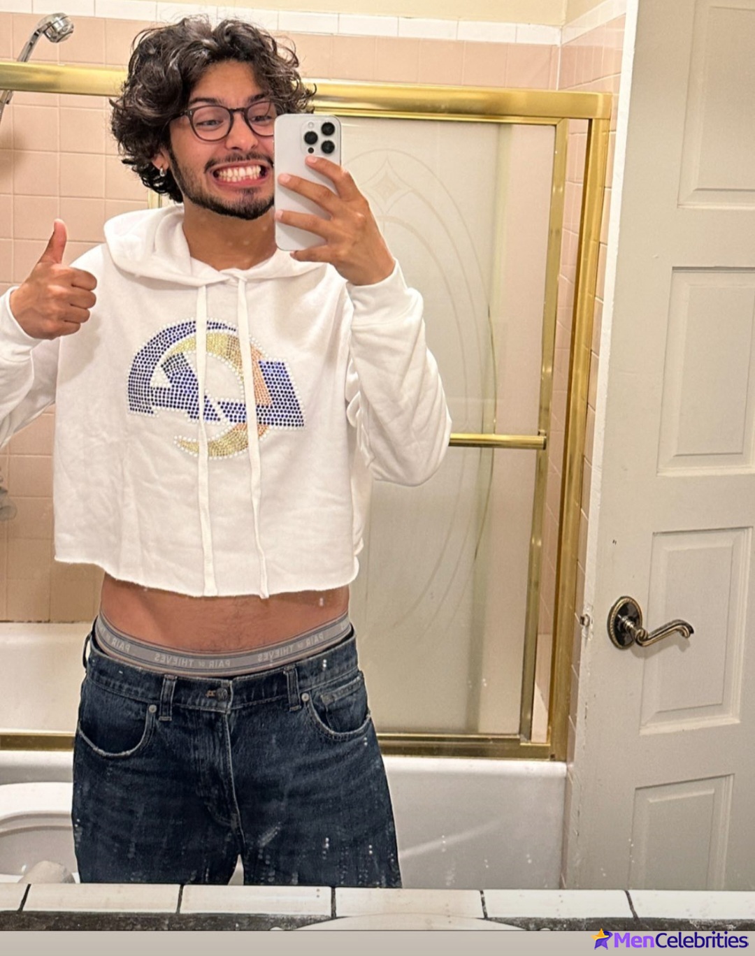 Xolo Mariduena cock bulge and shirtless pics