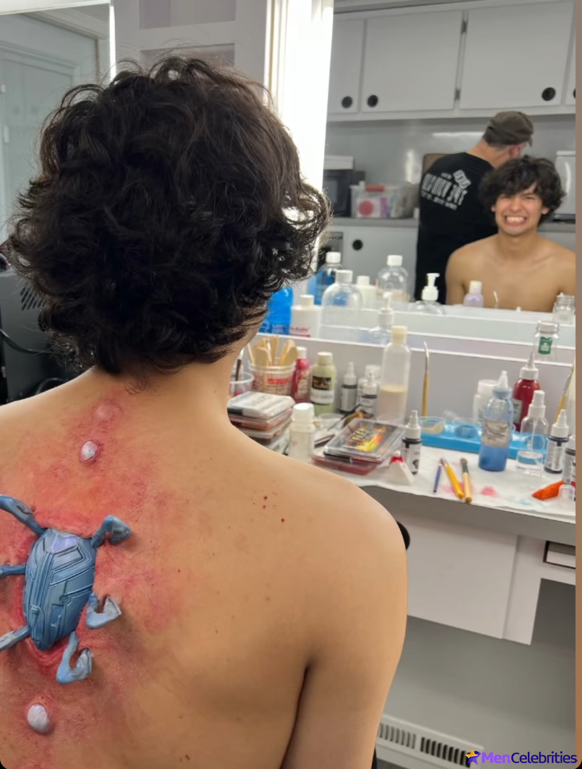 Xolo Mariduena cock bulge and shirtless pics