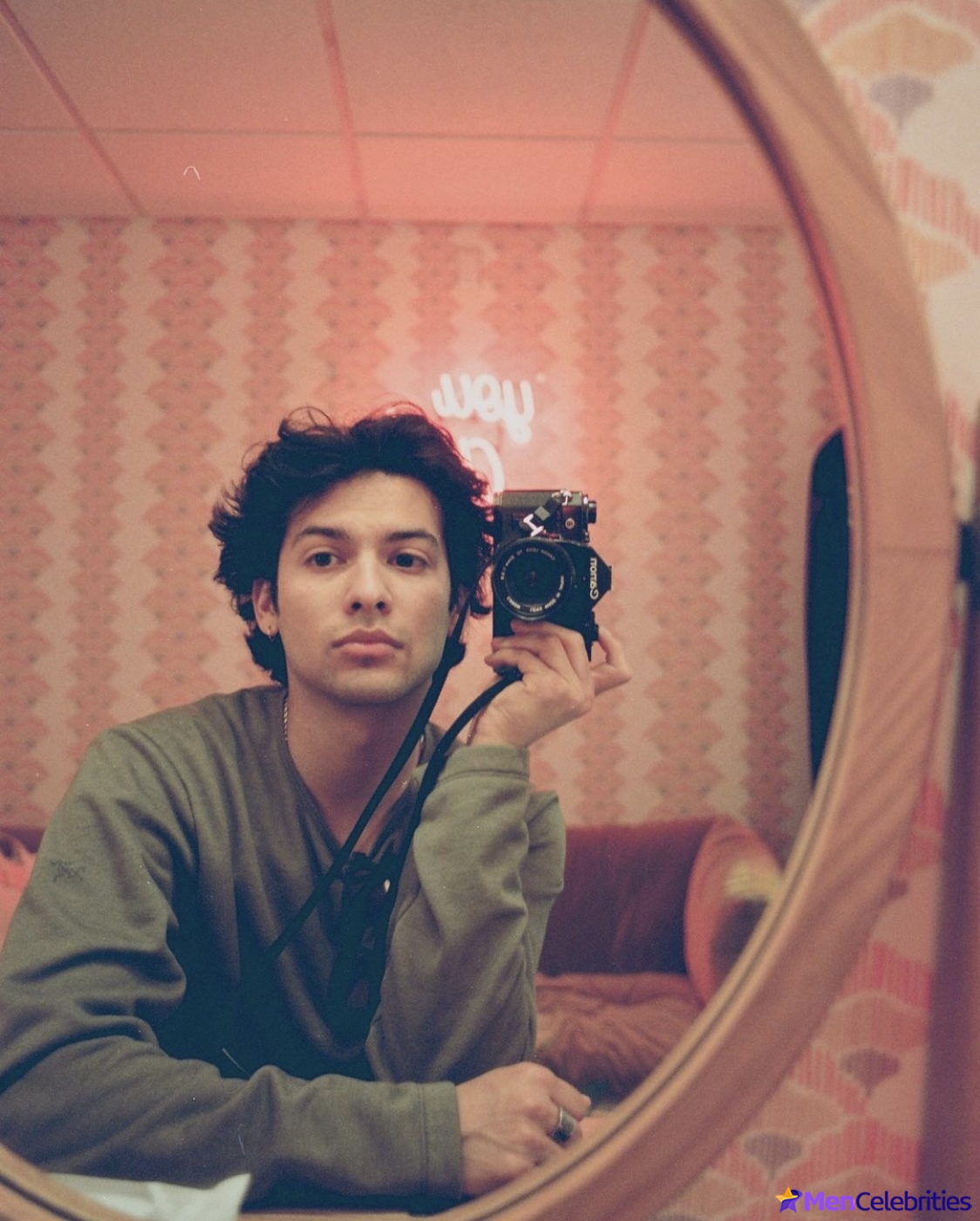 Xolo Mariduena cock bulge and shirtless pics