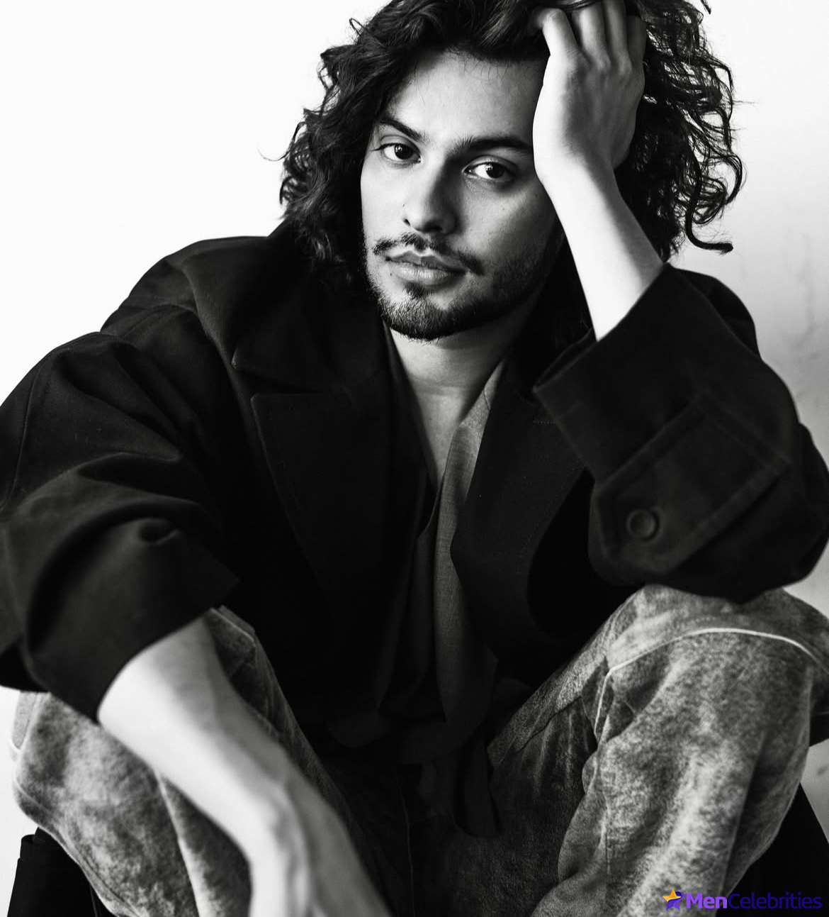 Xolo Mariduena cock bulge and shirtless pics