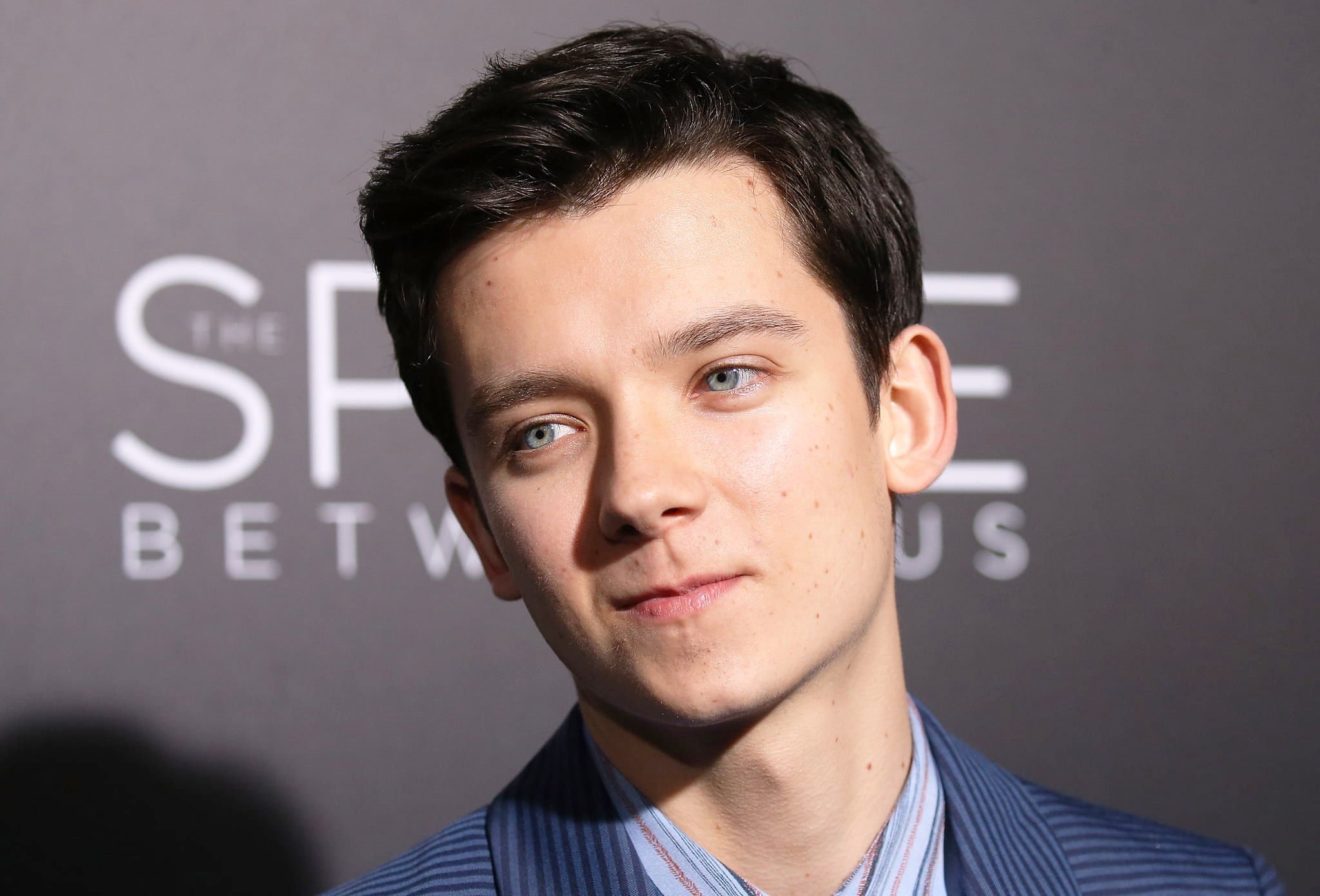 Asa Butterfield Nude Ass & Jerk Off Erect Penis Scenes