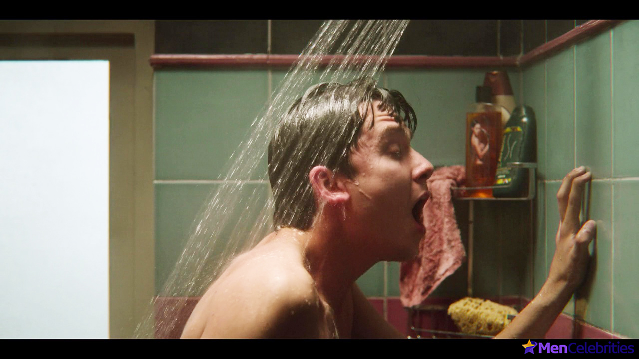 Asa Butterfield dick nude