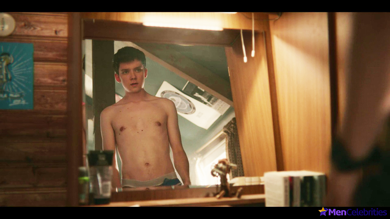 Asa Butterfield shirtless video