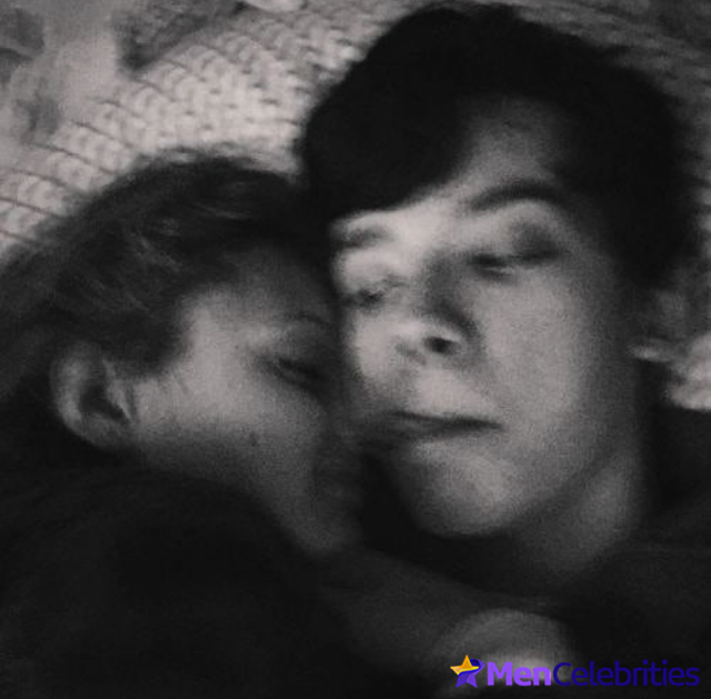 Asa Butterfield leaked sextape