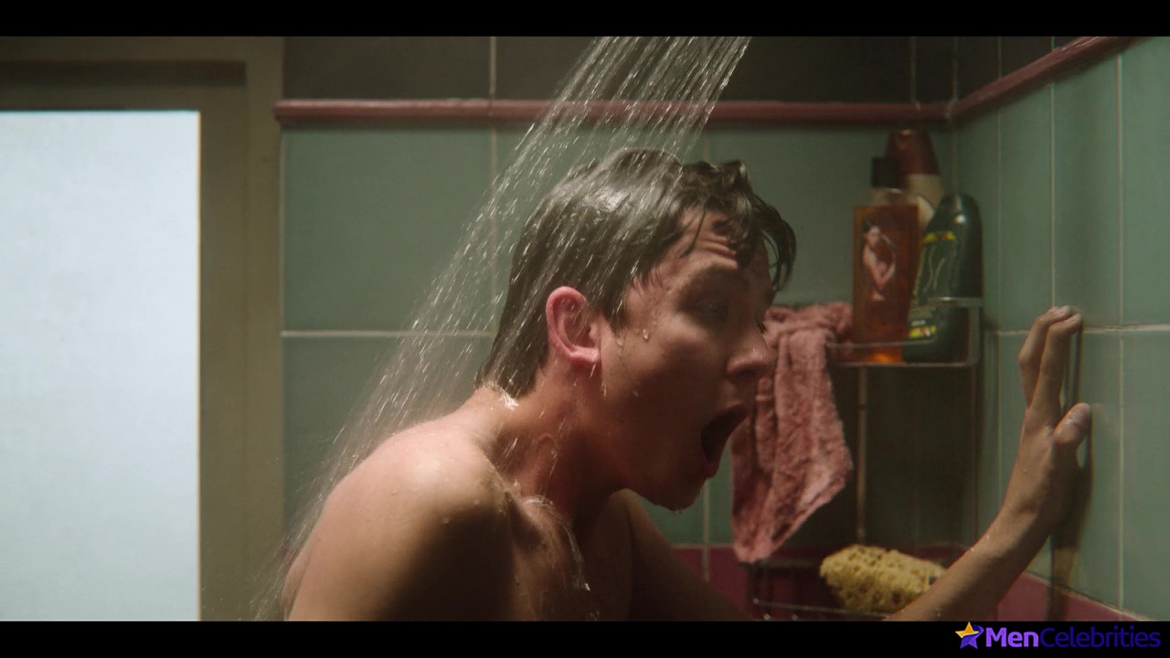 Asa Butterfield jerk off movie scenes