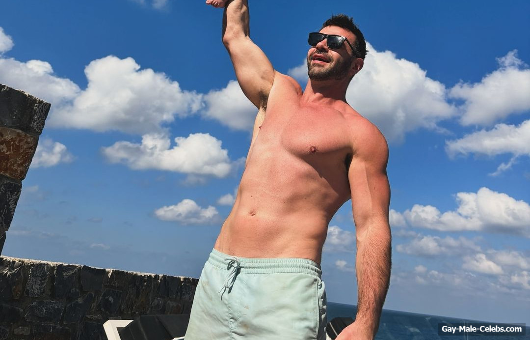 David Tag Cock Bulge Moment and Hot Underwear Pics