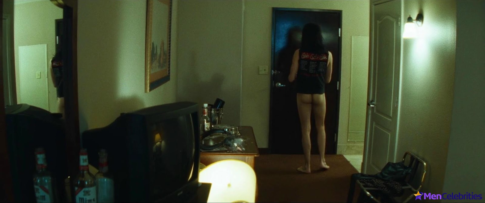 Douglas Booth nudes