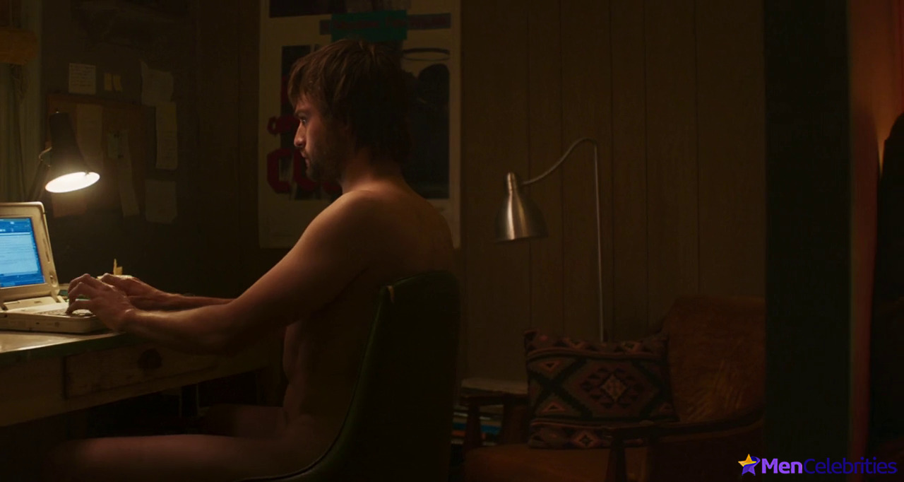 Douglas Booth nude and gay scenes